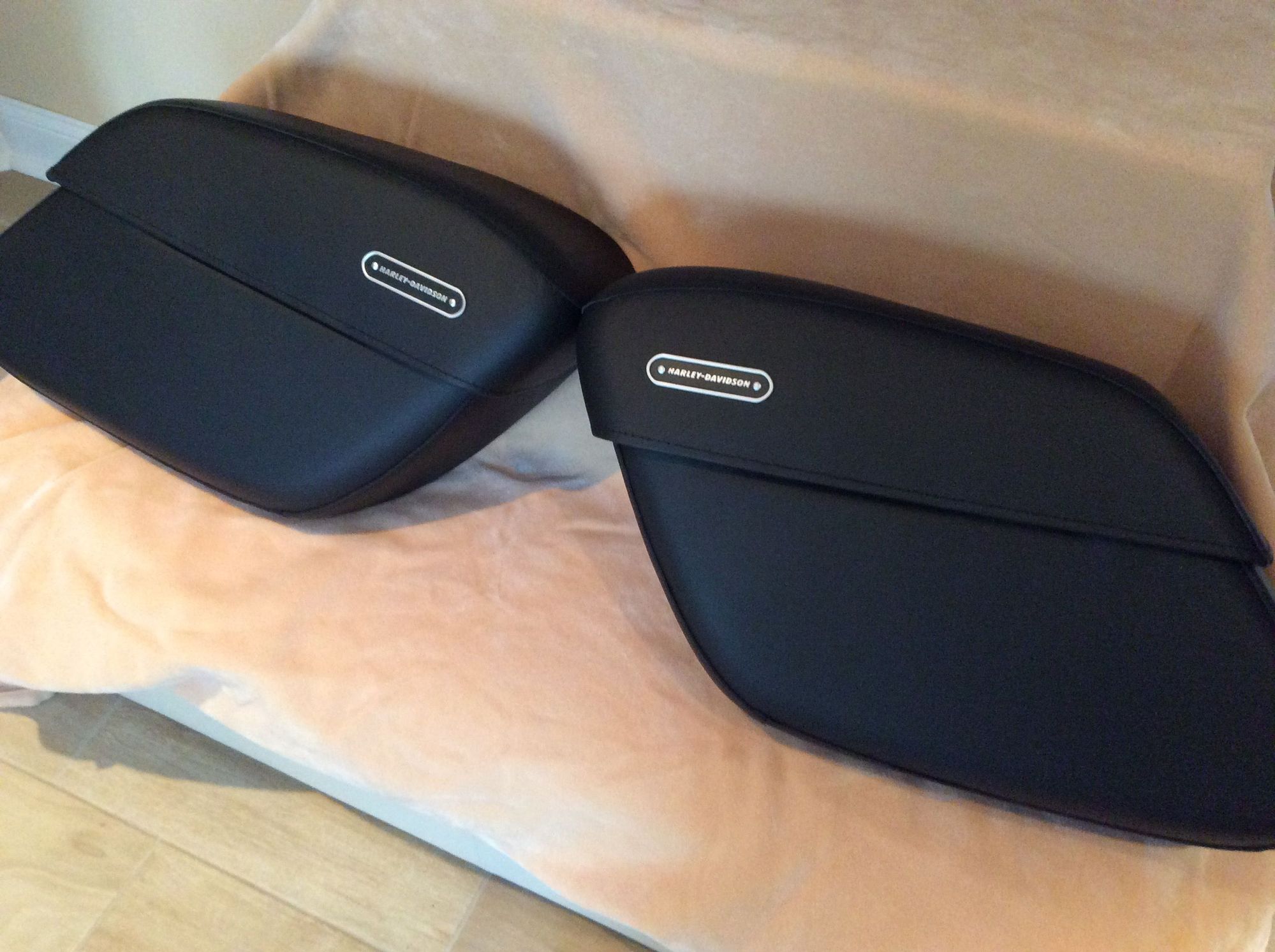 Locking Rigid Leather Saddle Bags Harley Davidson Forums