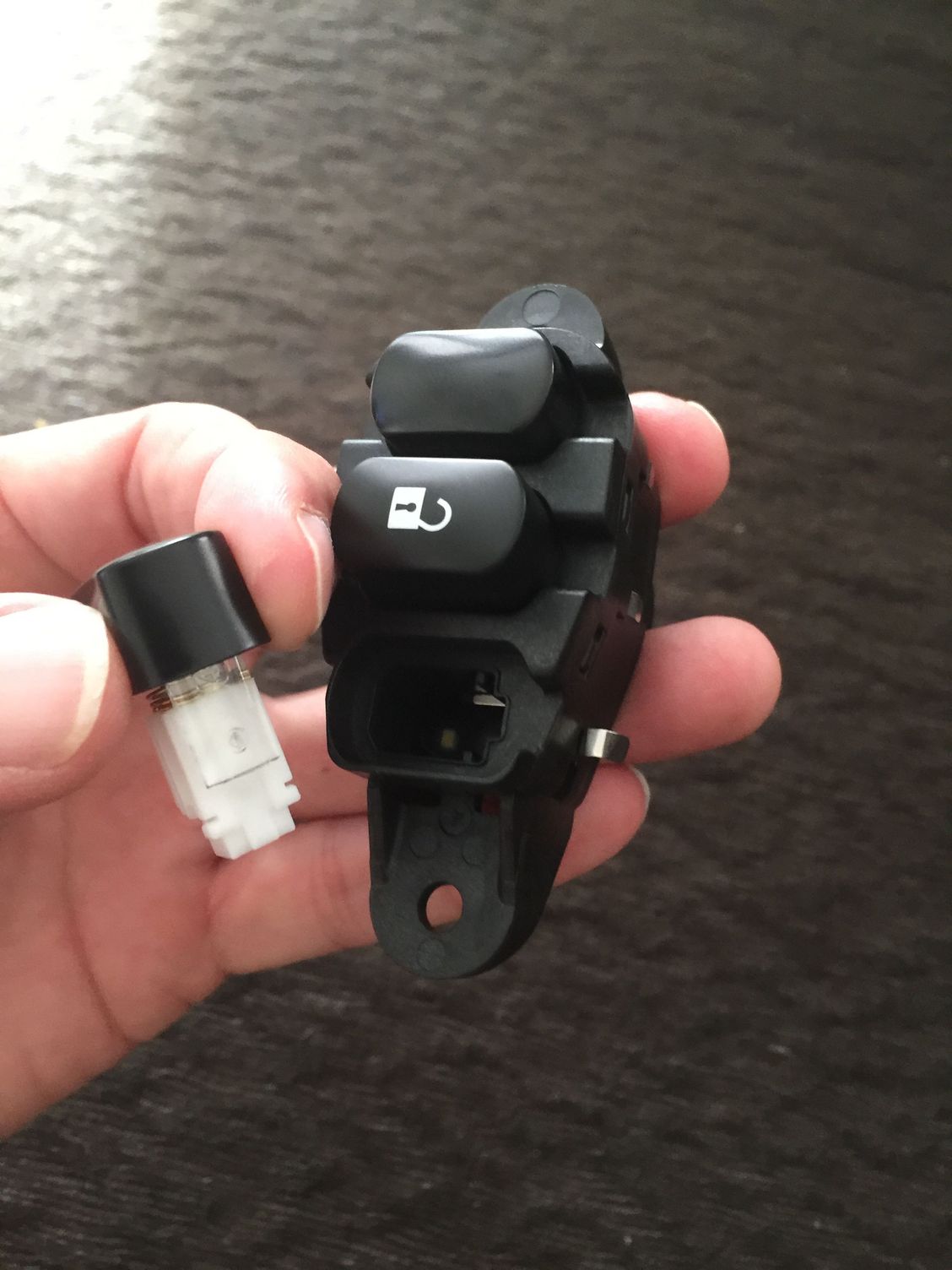 Air ride 2014+ dash switch part ? Harley Davidson Forums