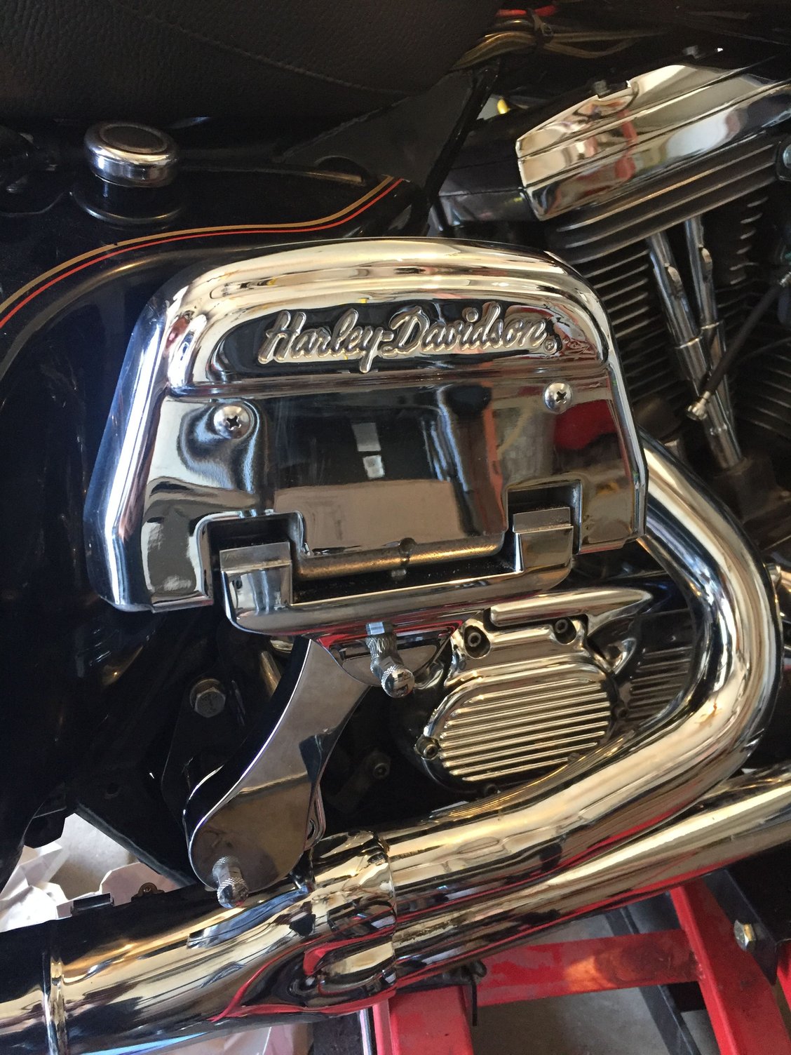 Need help raising passenger floorboard 90 FLHTCU Page 3 Harley