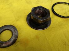 The washer on the clutch nut doesnt seem to do anything, the way it's assembled. It just slides around on the nut