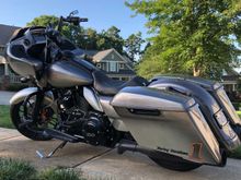 2018 Road Glide Special - Silver Edition
