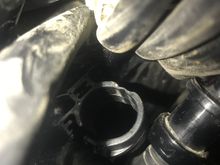 The wire for the signals goes past the the connector into the abyss 