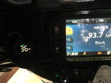 Front tire pressure (green bar on top)