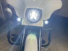 High beam with sunburst turn signals 