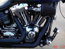 ENGINE RIGHT
103" w/ Low-End Cams, Milled and Ported Heads
H-D Brake Lever and Kuryakyn Foot Pegs 
H-D Heavy Breather Intake w/ Custom Skull Accent
HotTopper Covers and Skull Front Horn Cover