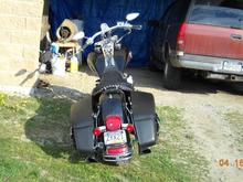 turned my fishtails sideways due to interference with the bags till i could get a longer set, these came with the vance and hines headpipes i bought here in the forums, but so many people commented on how they like it this way, i gonna run it awhile