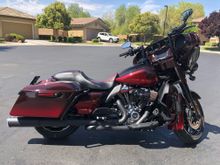 2018 CVO Ultra Limited; Burgundy Cherry, Sunglo Fade