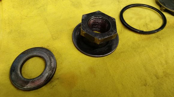 The washer on the clutch nut doesnt seem to do anything, the way it's assembled. It just slides around on the nut