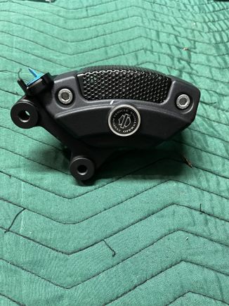 They’re off a 2018 CVO limited
 No pad, were replaced with 8 miles 
$275.00 plus shippings by USPS