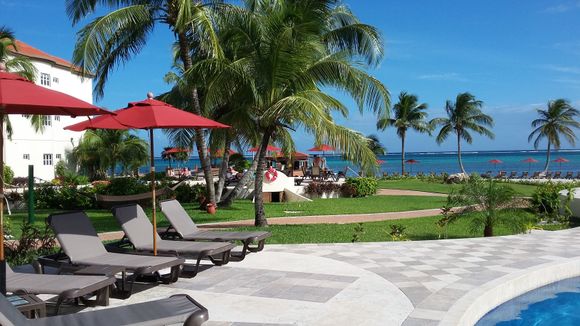 More of the Grand Caribe. A beautiful resort north of the bridge.