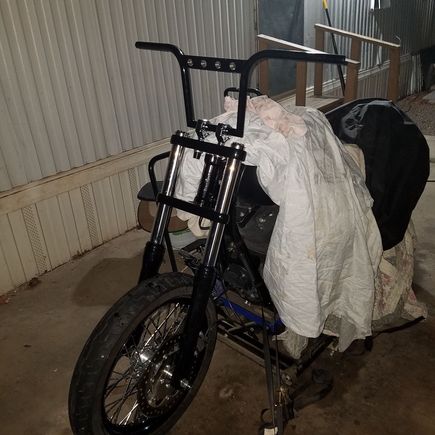 Look at those bars!  I fell in love with them the first time that i saw them on one of Pete Peirson of Rocket Bobs bike builds. The funny thing is, i seem to be the only one that does live them. Screw em, they can buy their own bike and run what ever bars they want.