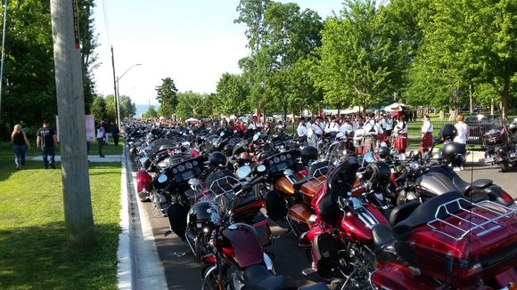 All the bikes lined up at “Seacliff Park” for the rally ride.