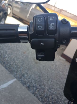 Put the turn signal extensions on.
No passing lamp symbol. But it works just fine.
And you and i know how to turn on the passing lamps.