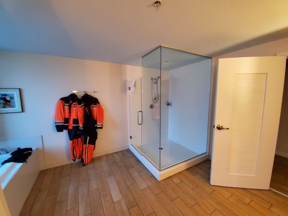 The wife says the bathroom at this place is larger than our kitchen at home. She is right!