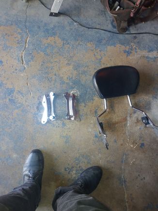 Quick Release Brackets 50$ +shipping
Backrest  $100 = shipping
Both in great condition no pitting, no rips or tears