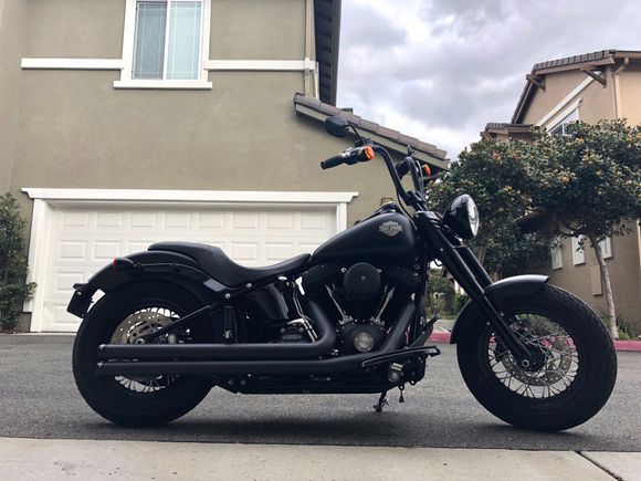 I finished blacking out my 16 slim for the most part this weekend. I’m really loving the balance of gloss black, denim black tins, and the wrinkle black motor.