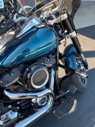 Kuryakyn Hex mini boards and bung king 2-step crash bar 