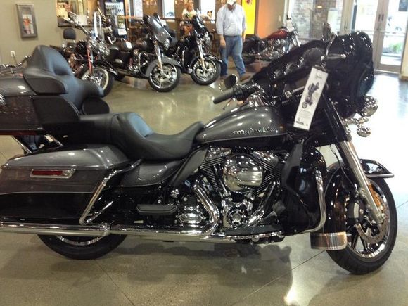 Great lookin bike, congrats!