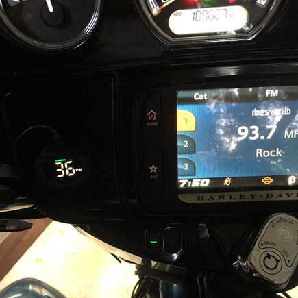 Front tire pressure (green bar on top)