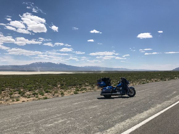 I like to stop and get a sandwich and a drink and carry it in a small cooler. I get fed up with restaurant food pretty quick. But finding a place off the road on Idaho and Nevada roads is not so easy, so when you find one, make use of it. I stopped here for lunch, but as you can see it is not paved and has loose gravel, so be careful.