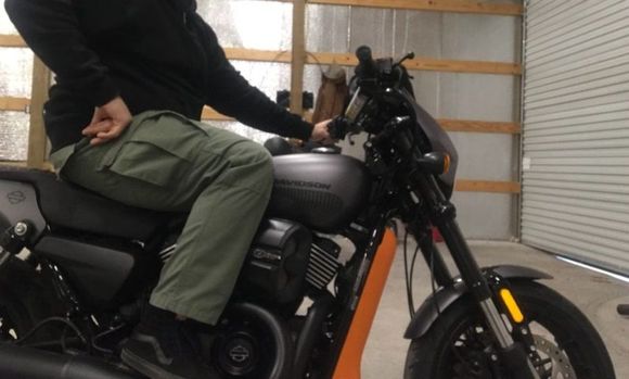 new seat, hips above knees