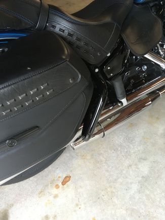 Black Saddlebag Guardsalso protect the bags and bike from any lay down.