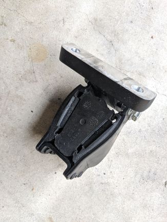 OEM Engine Mount pic2. Removed within 500 miles for Sputhe