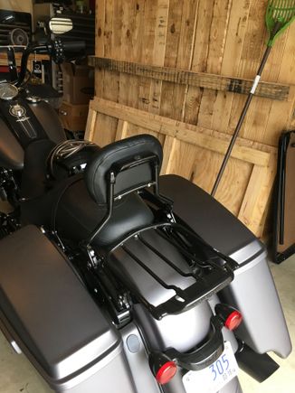 Detachable air wing luggage rack