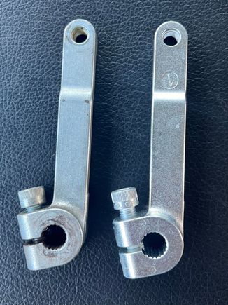 Old lever on the left, splines are almost gone. 