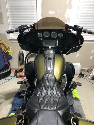 Factory 47 - 14" Assault Bars and CVO style seat/pillon