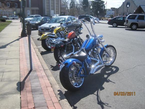 My boyfriends bike in blue, my Forty Eight in the middle, and Scott's new Victory in Gold!! Awesome riding day today!!