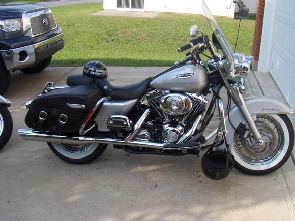 Bro's 07 Road King visit from Tennessee