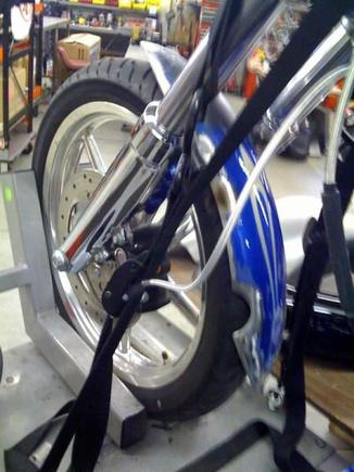 moved the front fender back so it wraps around the tire lower