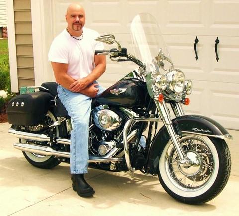 HaPpY Pappy on the Deluxe (2008)

(;^)~