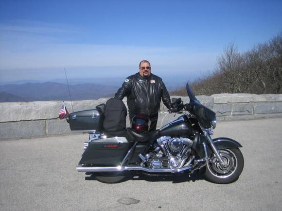Street Glide Ultra before being "bobbed"

pic taken at the Cherohala Hwy, North Carolina