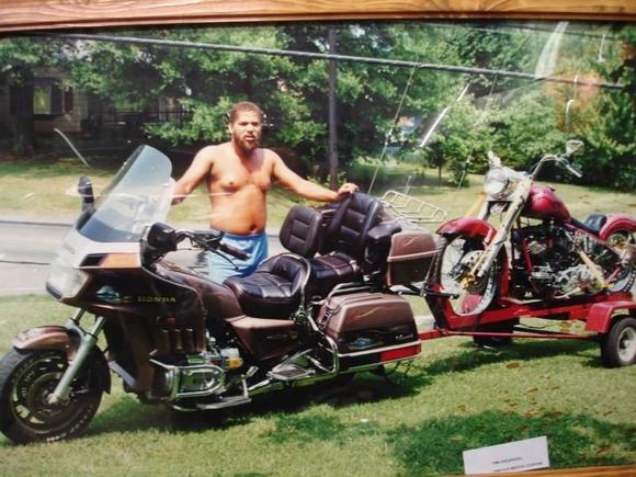 My 86 GoldWing Towing the 1950 Pan Shovel. Who does it better