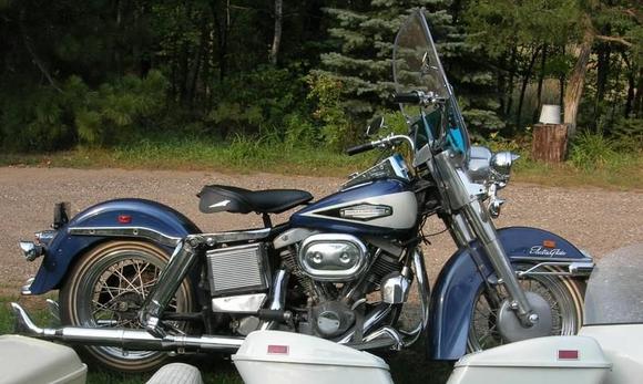 Shovel Electra Glide with Accessories