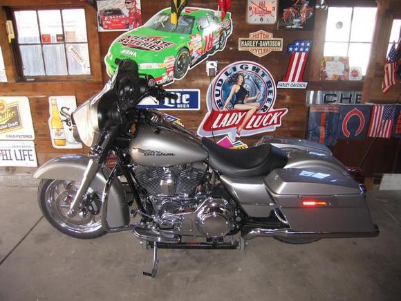 09 street glide pewter pearl