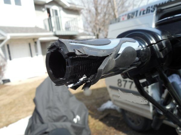 How to change your Harley grips to after market grips ...