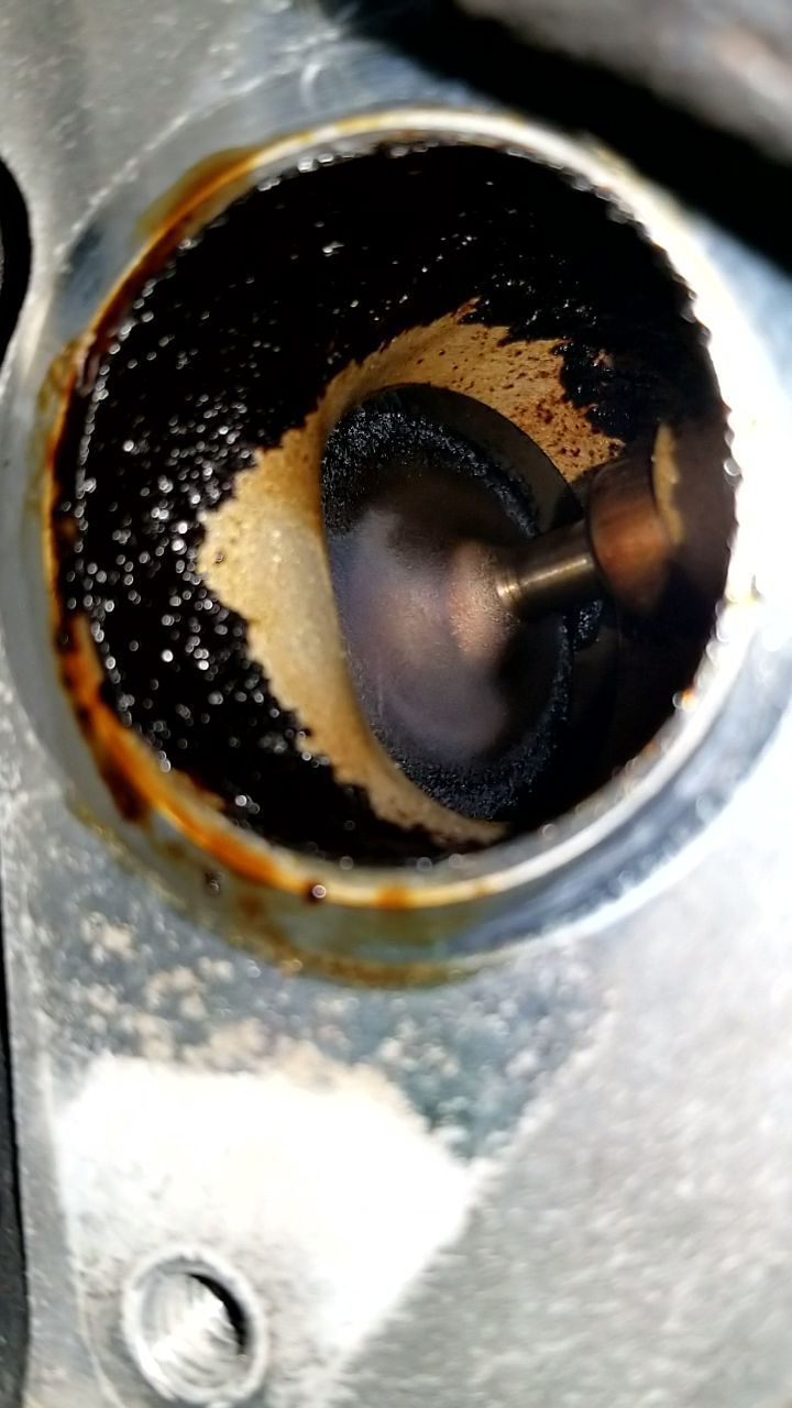 Carbon build up on pistons problems? Harley Davidson Forums