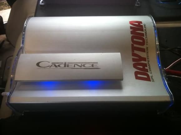Cadence Daytona 1000.1 both amps are &quot;Strapped&quot; together for 2000rms total.