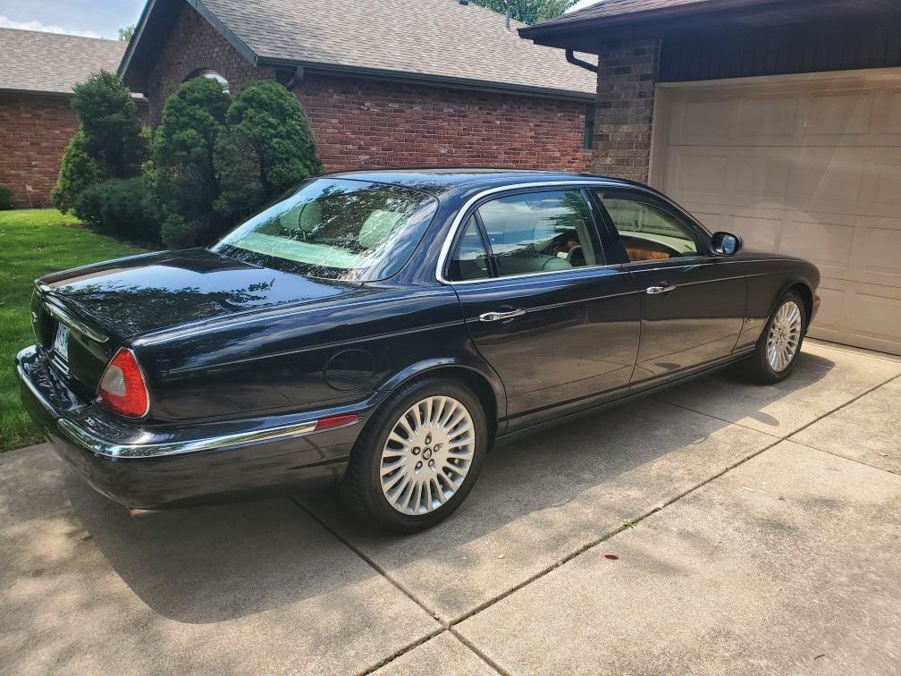 2006 Jaguar Vanden Plas - 06 Vanden Plas - Used - VIN SAJWA82B96SHO1223 - 82,000 Miles - 8 cyl - Automatic - Sedan - Black - Springfield, MO 65807, United States