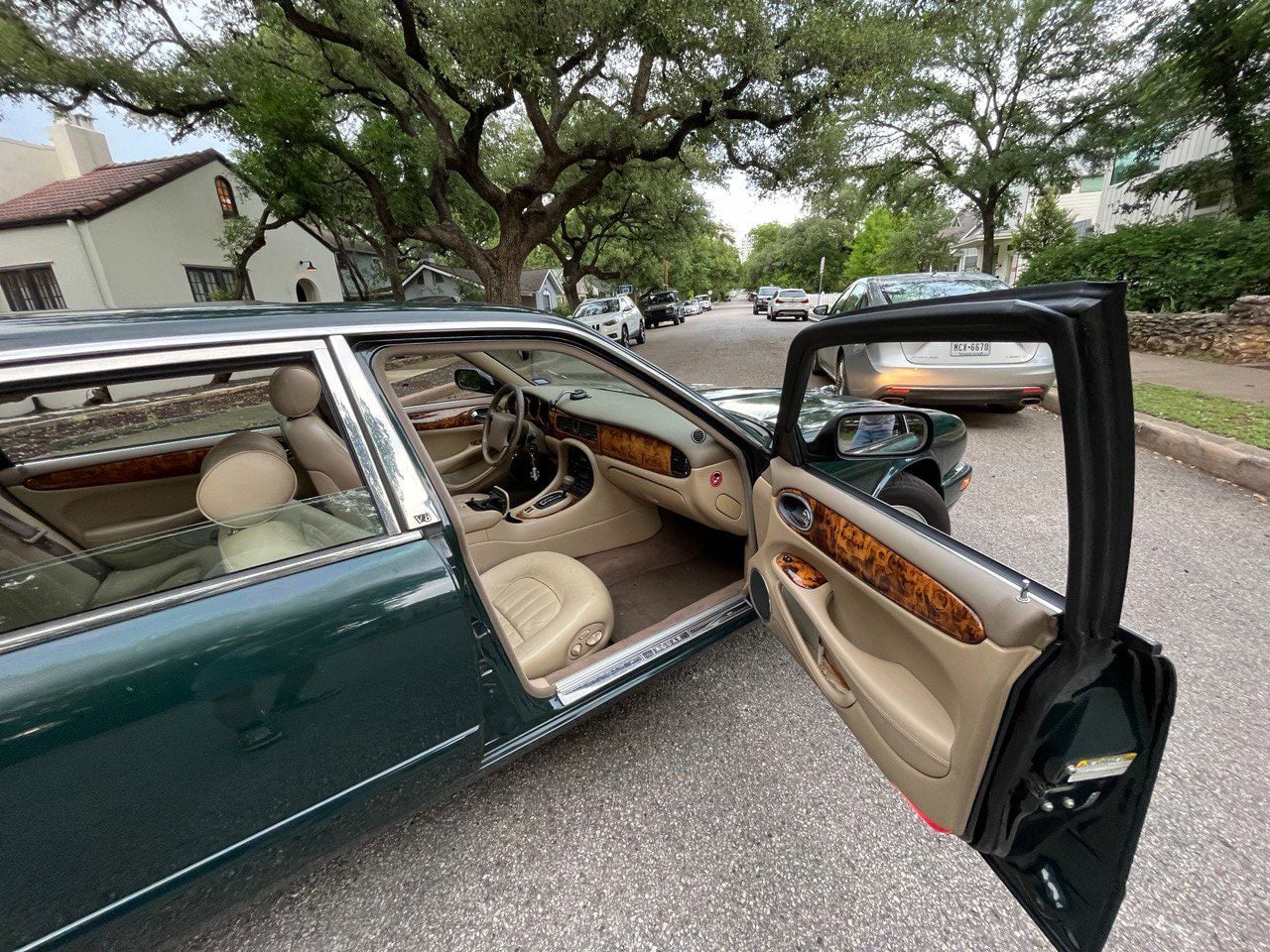 1999 Jaguar XJ8 - Green 1999 Jaguar XJ8 L - Austin, Texas - Used - VIN SAJHX6042XC857483 - 123,000 Miles - 8 cyl - 2WD - Automatic - Sedan - Other - Austin, TX 78705, United States