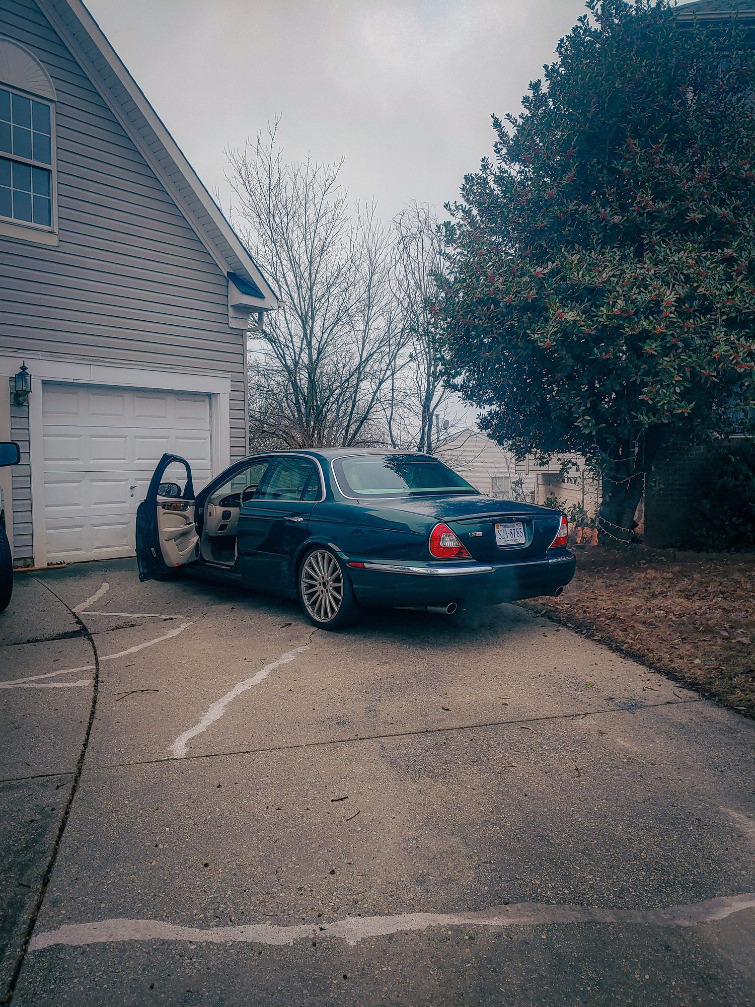 2004 Jaguar XJR - 2004 Jaguar XJR - Used - VIN SAJWA73B84TG31133 - 125,401 Miles - 8 cyl - 2WD - Automatic - Sedan - Other - Riverdale, MD 20737, United States
