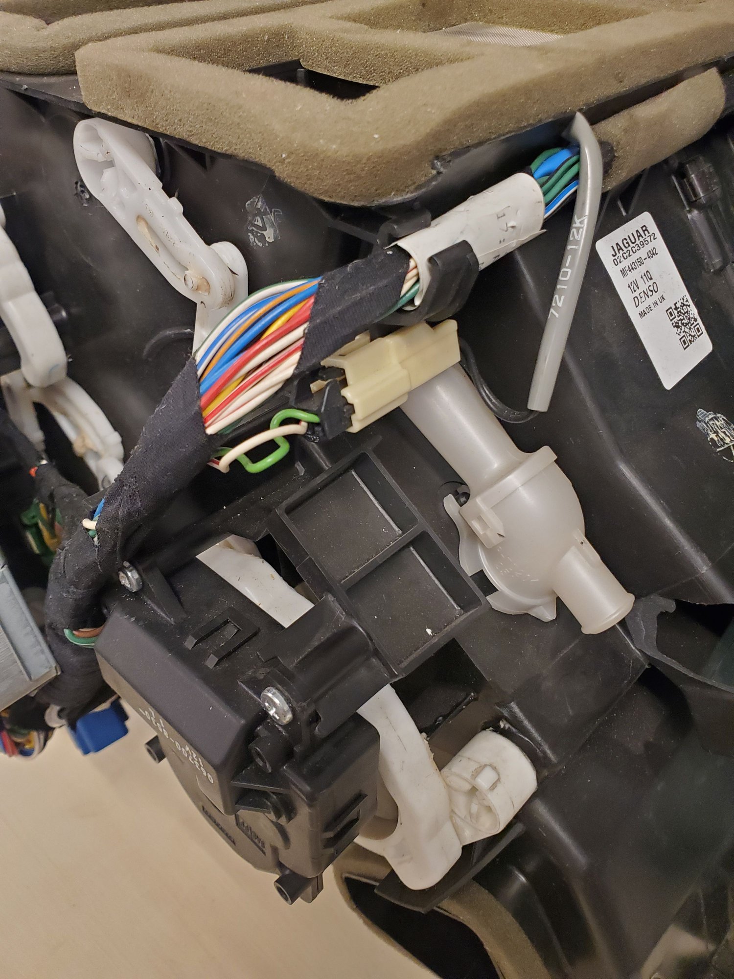 Miscellaneous - Complete NEW (never installed) HVAC Air distribution system for X350-X358 XJ-8 - New - 2003 to 2009 Jaguar XJ8 - Pleasantville, NY 10570, United States