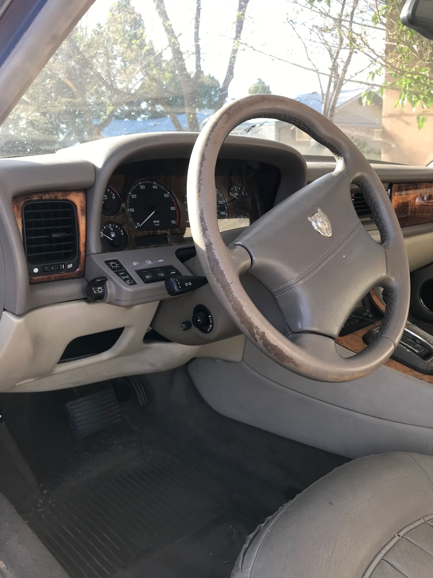 1995 Jaguar XJ6 - 1995 XJ6 140,xxx miles bad motor - Albuquerque, NM 87107, United States