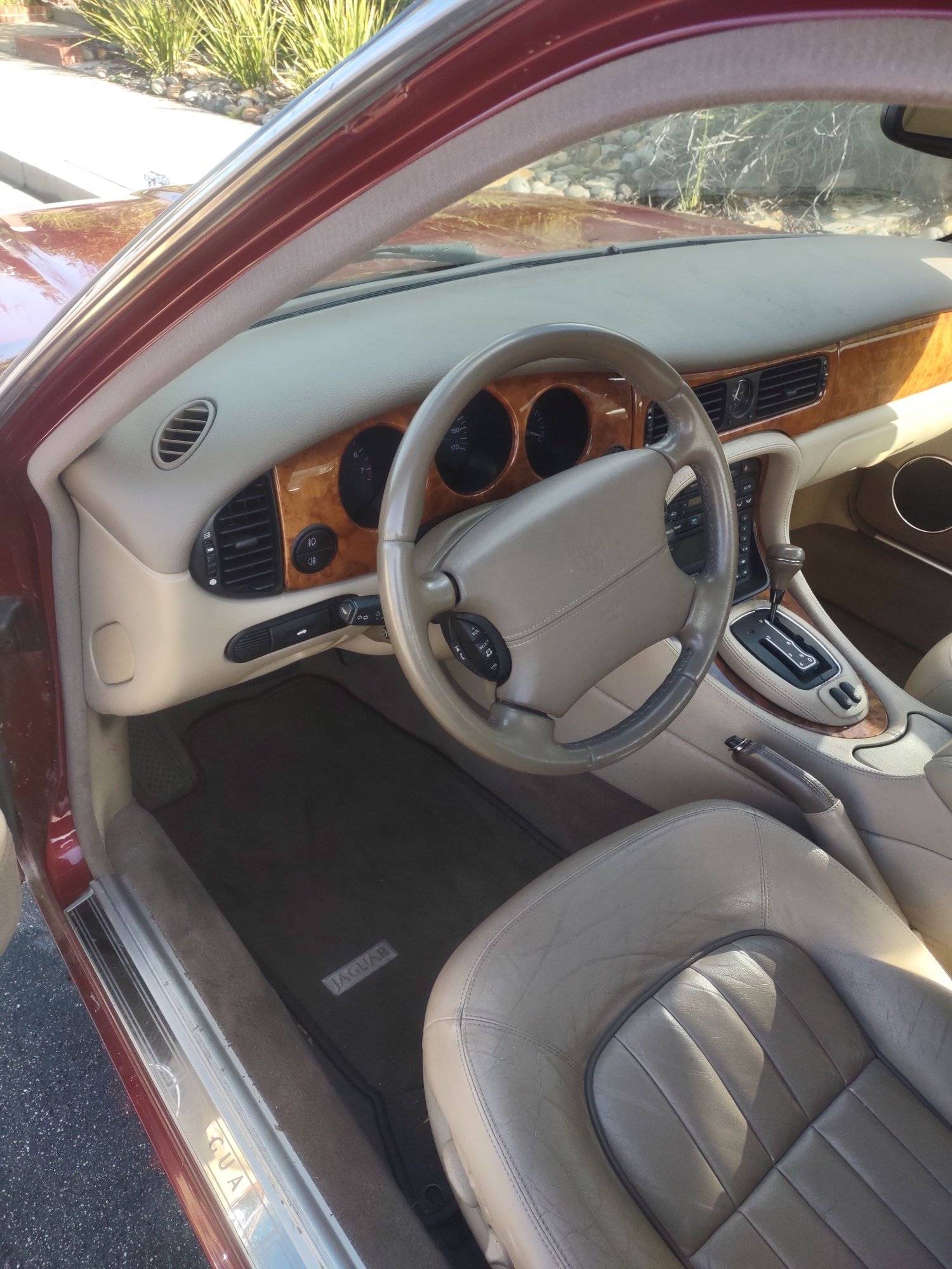 2002 Jaguar XJ8 - 2002 XJ8, 64,000 original miles, Great Body/Interior. Runs/Drives Great...... - Used - VIN SAJDA14C52LF43276 - 64,711 Miles - 8 cyl - 2WD - Automatic - Sedan - Red - Campbell, CA 95008, United States