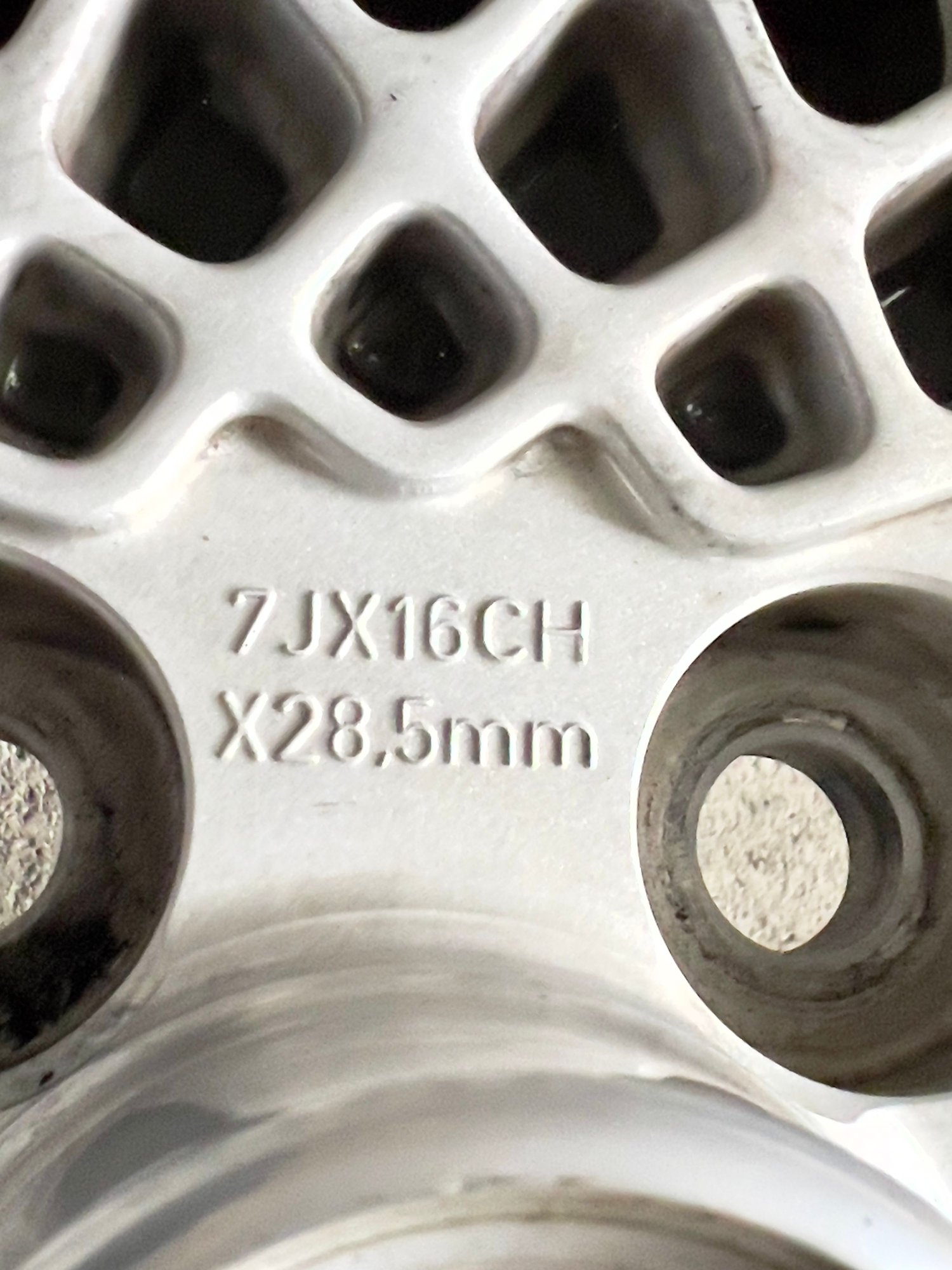 Wheels and Tires/Axles - Set of 4     7J x 16CH x 28.5mm Lattice Wheels - MHB6115 AA - Used - 1990 to 1996 Jaguar XJS - Studio City, CA 91602, United States