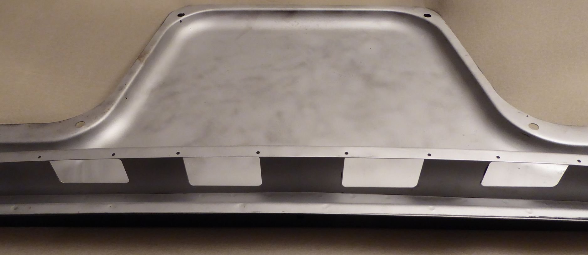 Rear tray, vent openings with flaps removed ( along with the dead spiders ! )