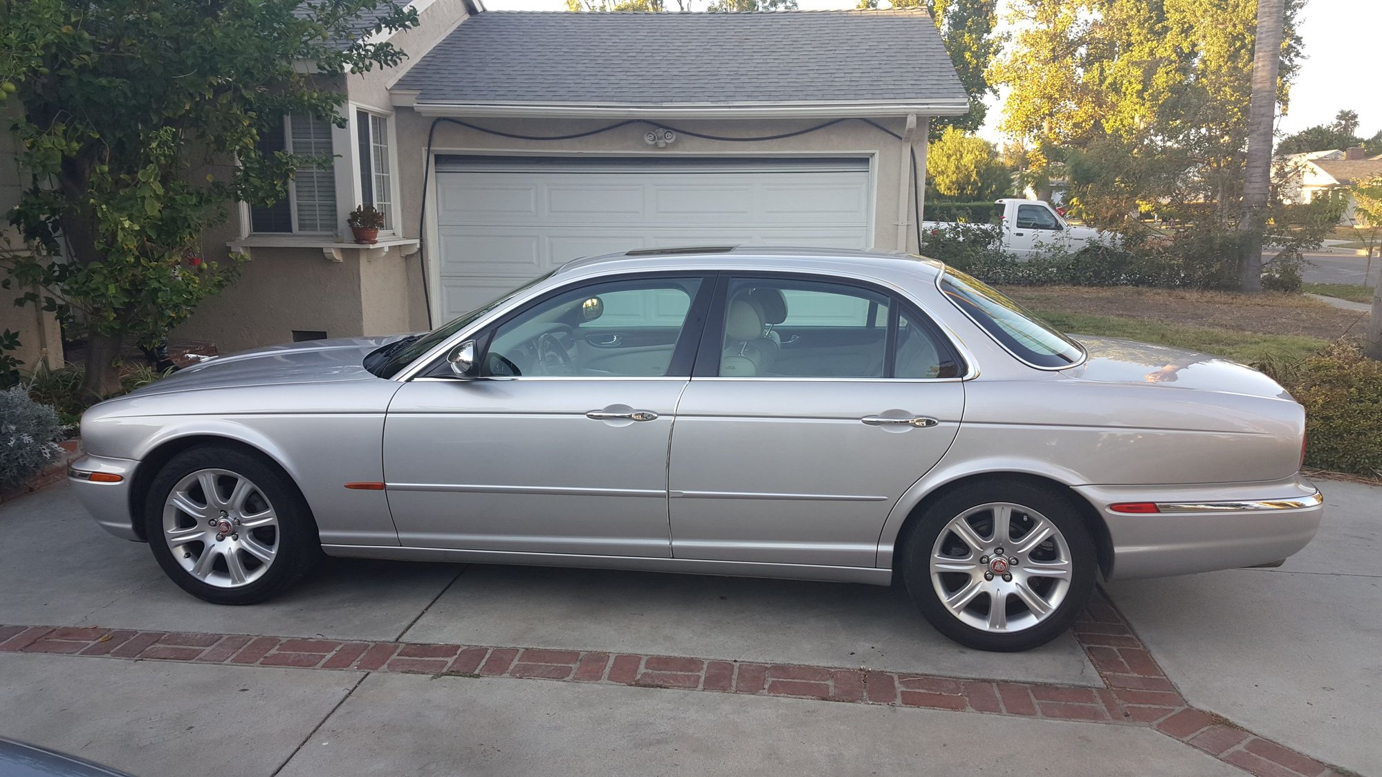 2004 Jaguar Vanden Plas - 2004 Jaguar XJ Vanden Plas Pampered and Well Maintained - Used - VIN SAJWA74C64SG22928 - 126,000 Miles - 8 cyl - 2WD - Automatic - Sedan - Silver - Winnetka, CA 91306, United States